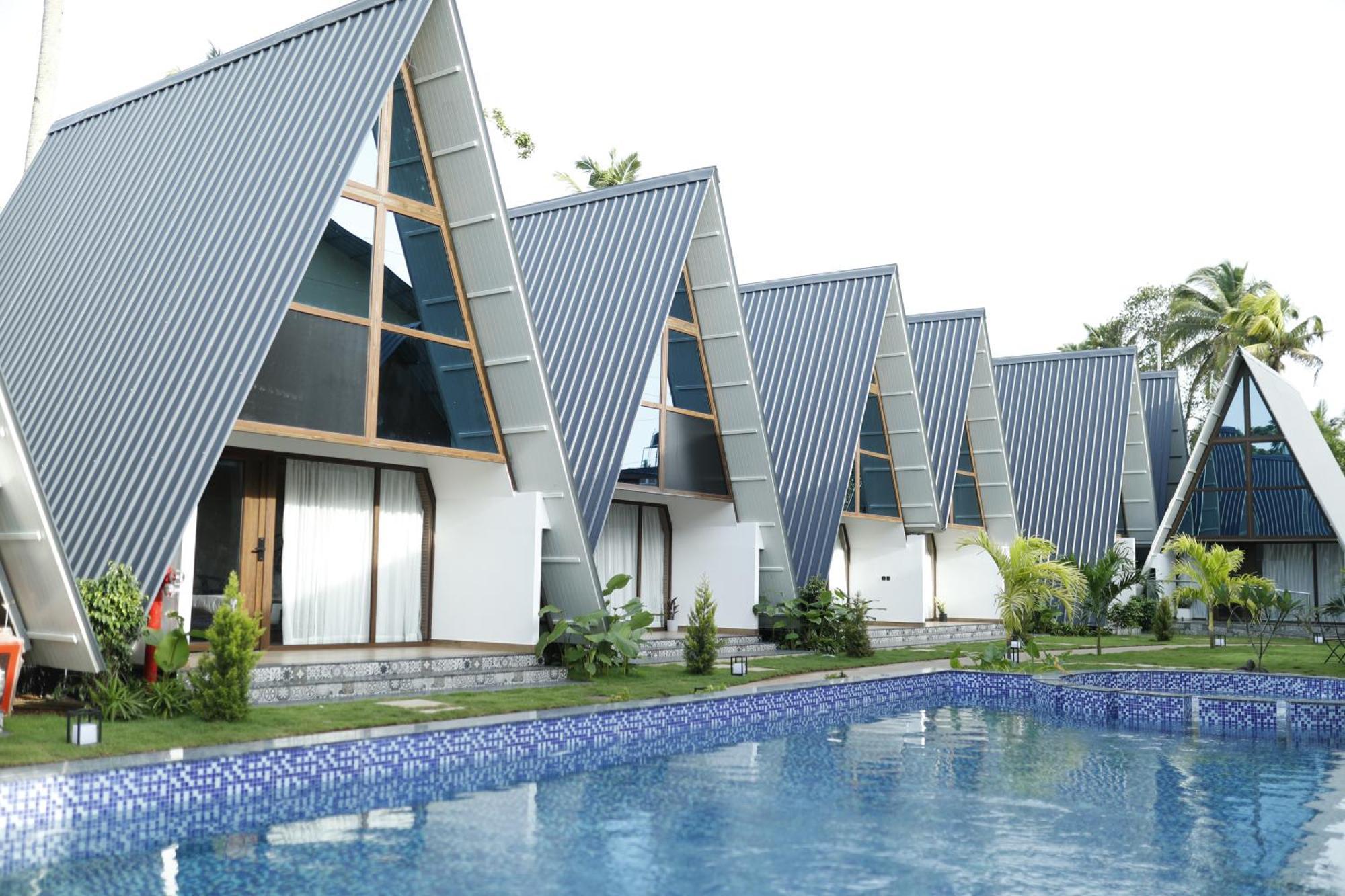 Leela'S 7Th Heaven Resort & Spa Trikunnapuzha Экстерьер фото