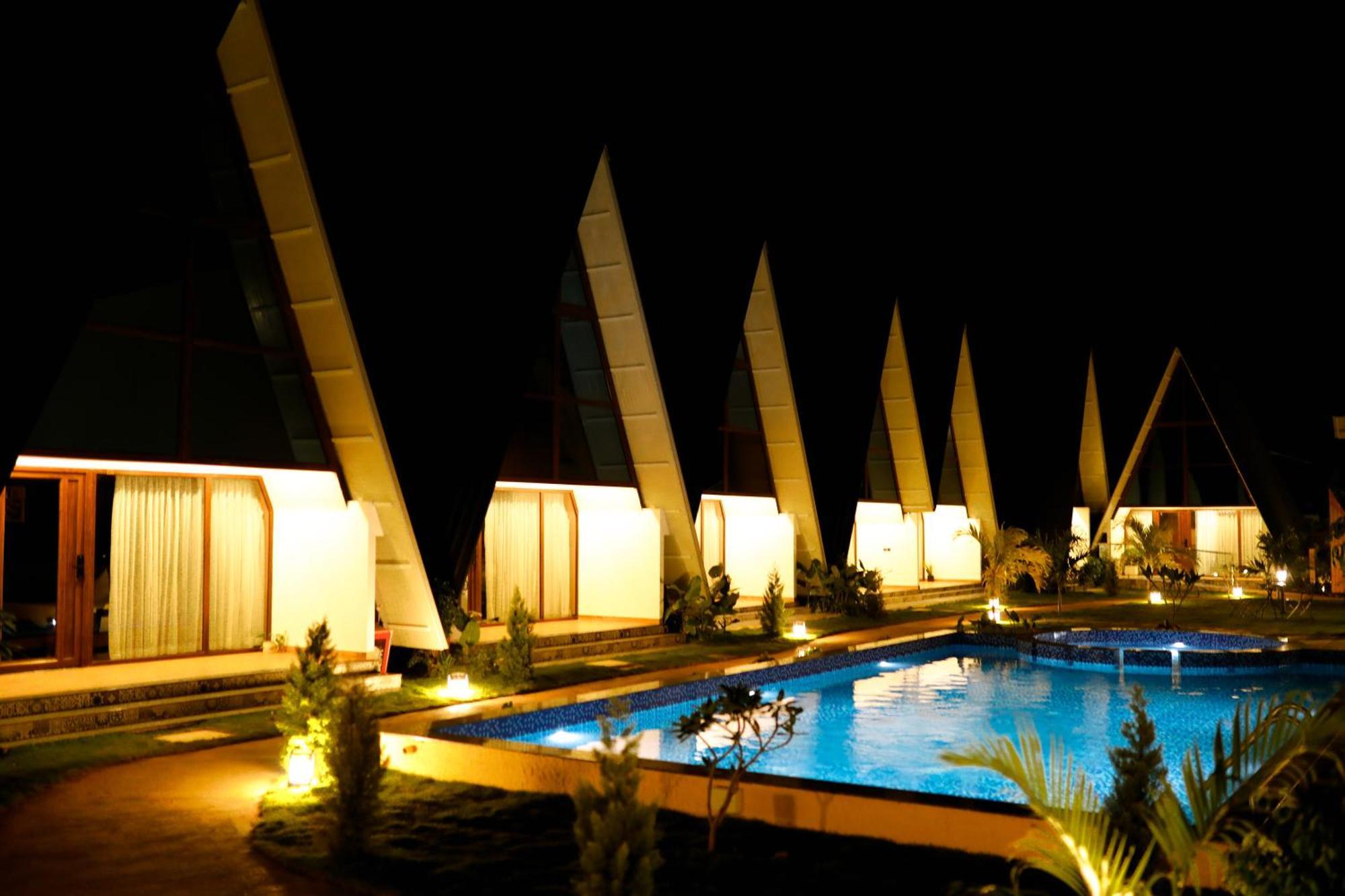 Leela'S 7Th Heaven Resort & Spa Trikunnapuzha Экстерьер фото